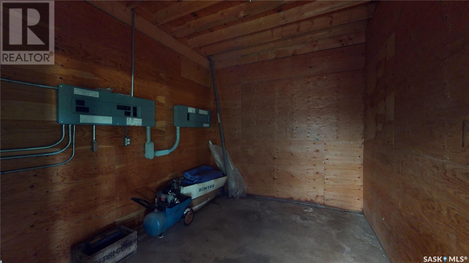 Highway 8 & 48 Shop Property Photo 12