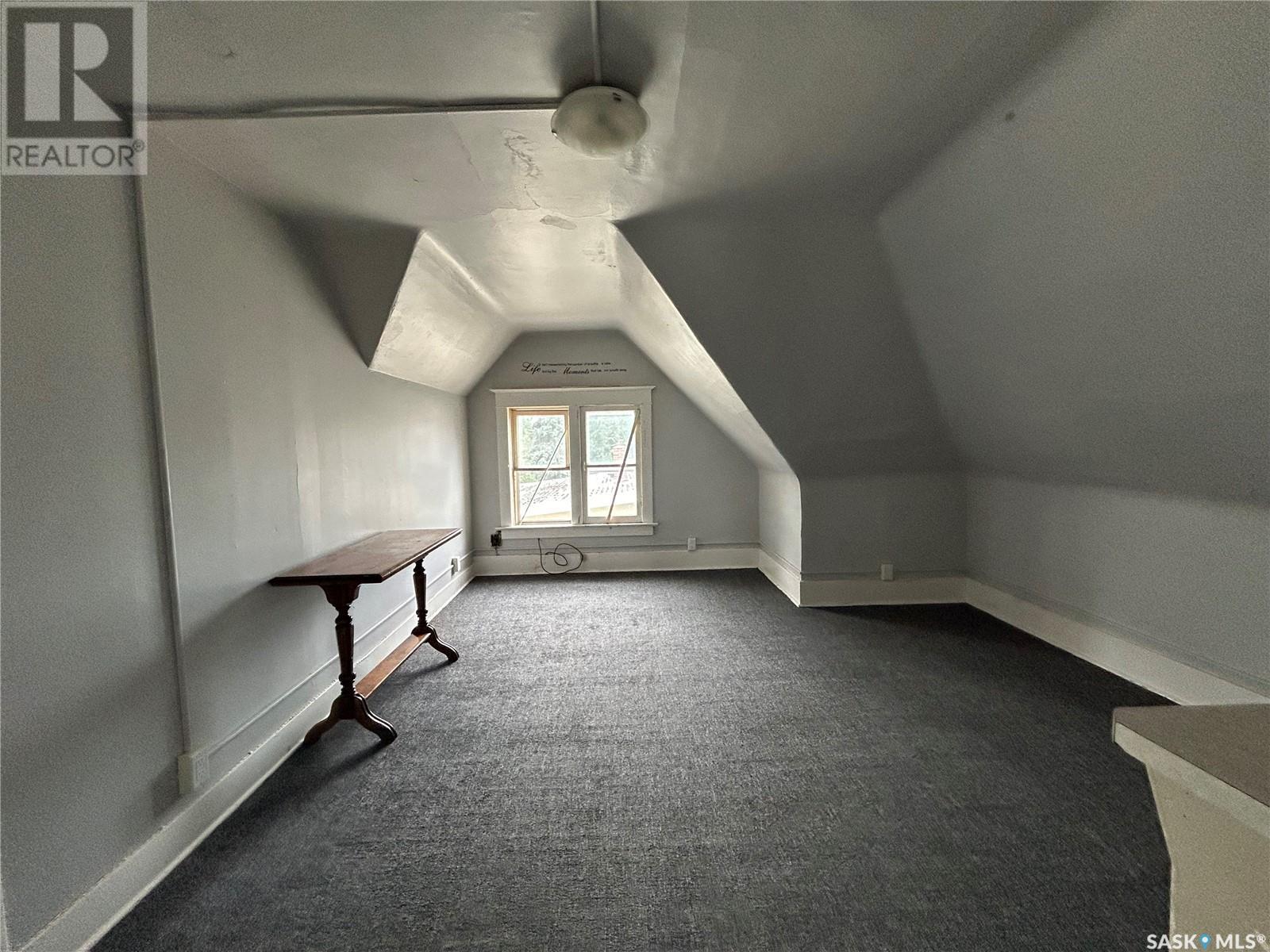 138 Fourth Avenue N Property Photo 25