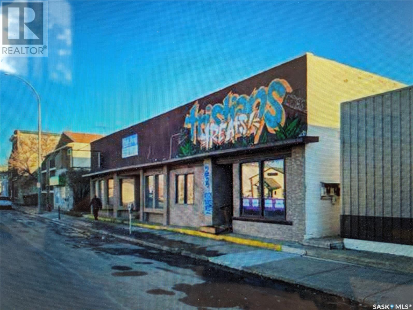 251 High Street W Property Photo 3