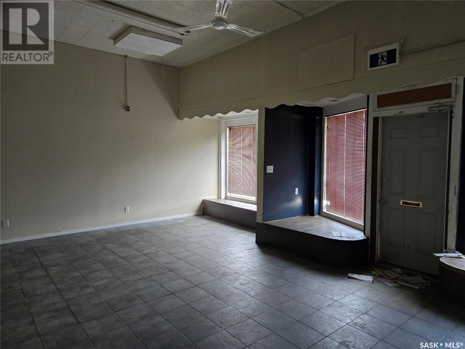 251 High Street W Property Photo 5