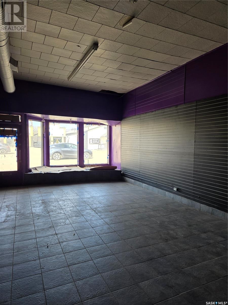 251 High Street W Property Photo 9