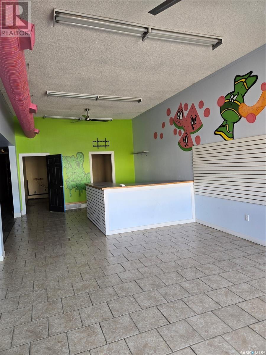 251 High Street W Property Photo 11