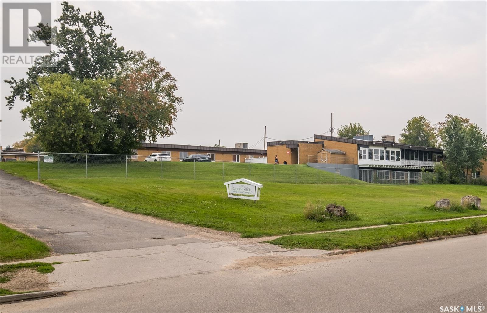 701 13th Street W Property Photo 1