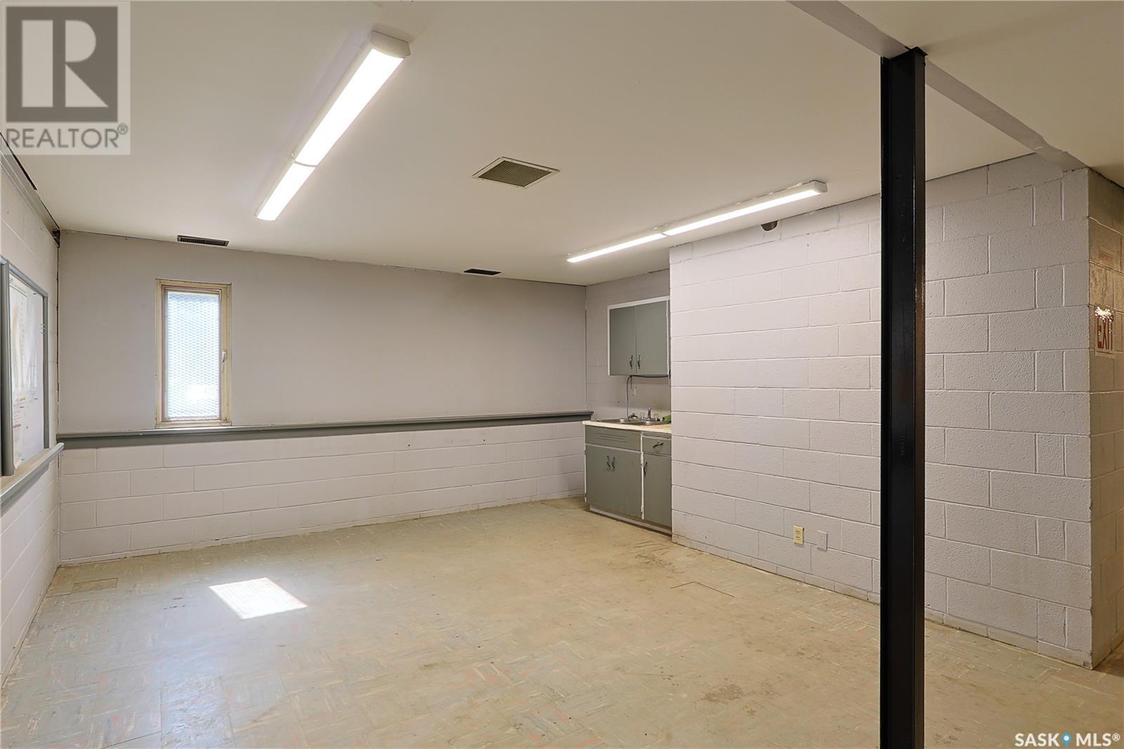 568 18th Street E Property Photo 12