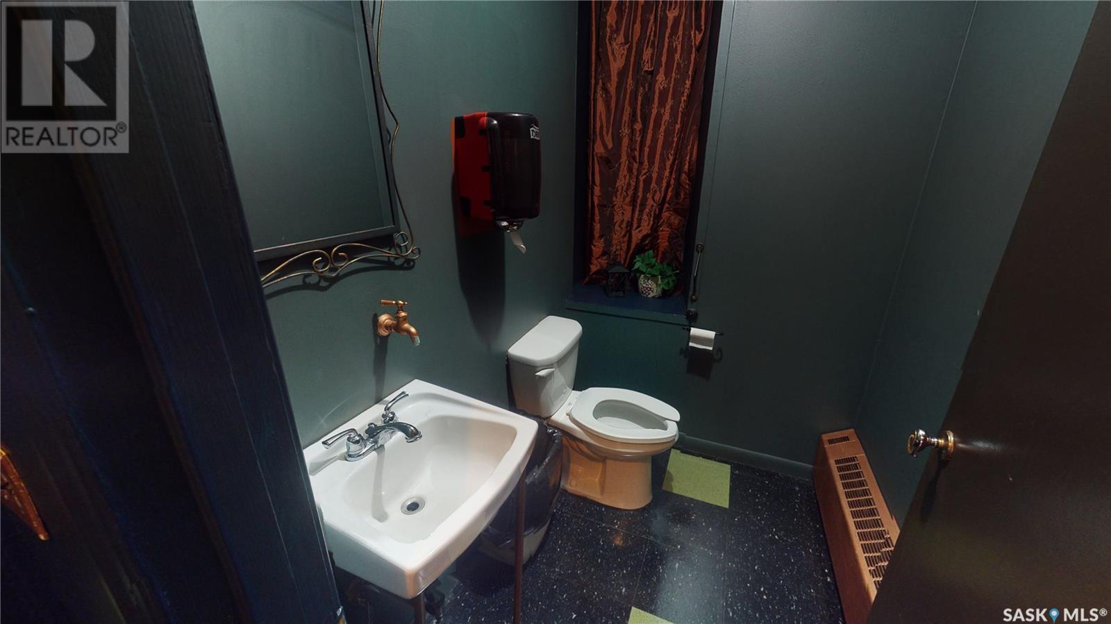 103-105 Broadway Street Property Photo 24