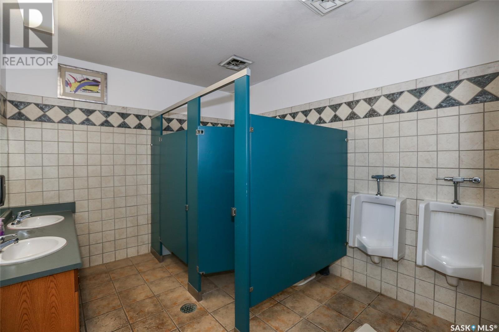 325 C Avenue S Property Photo 10