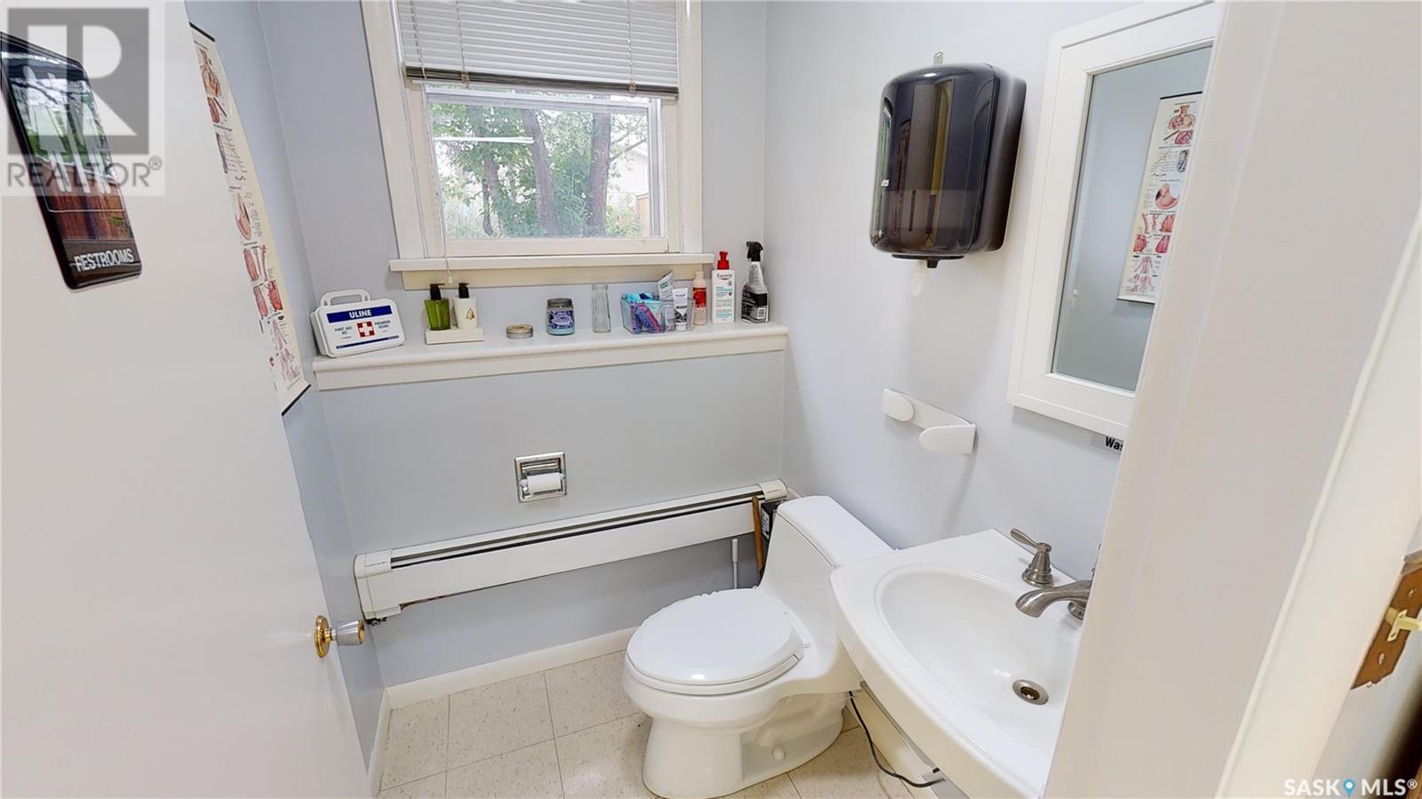 202 2nd Street E Property Photo 22
