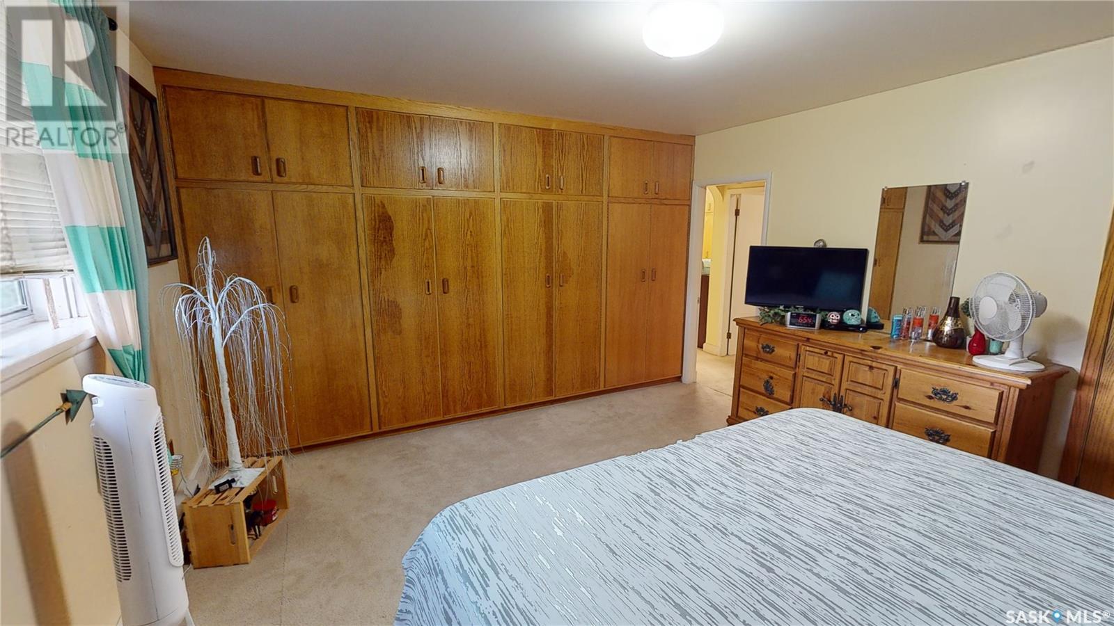 202 2nd Street E Property Photo 32