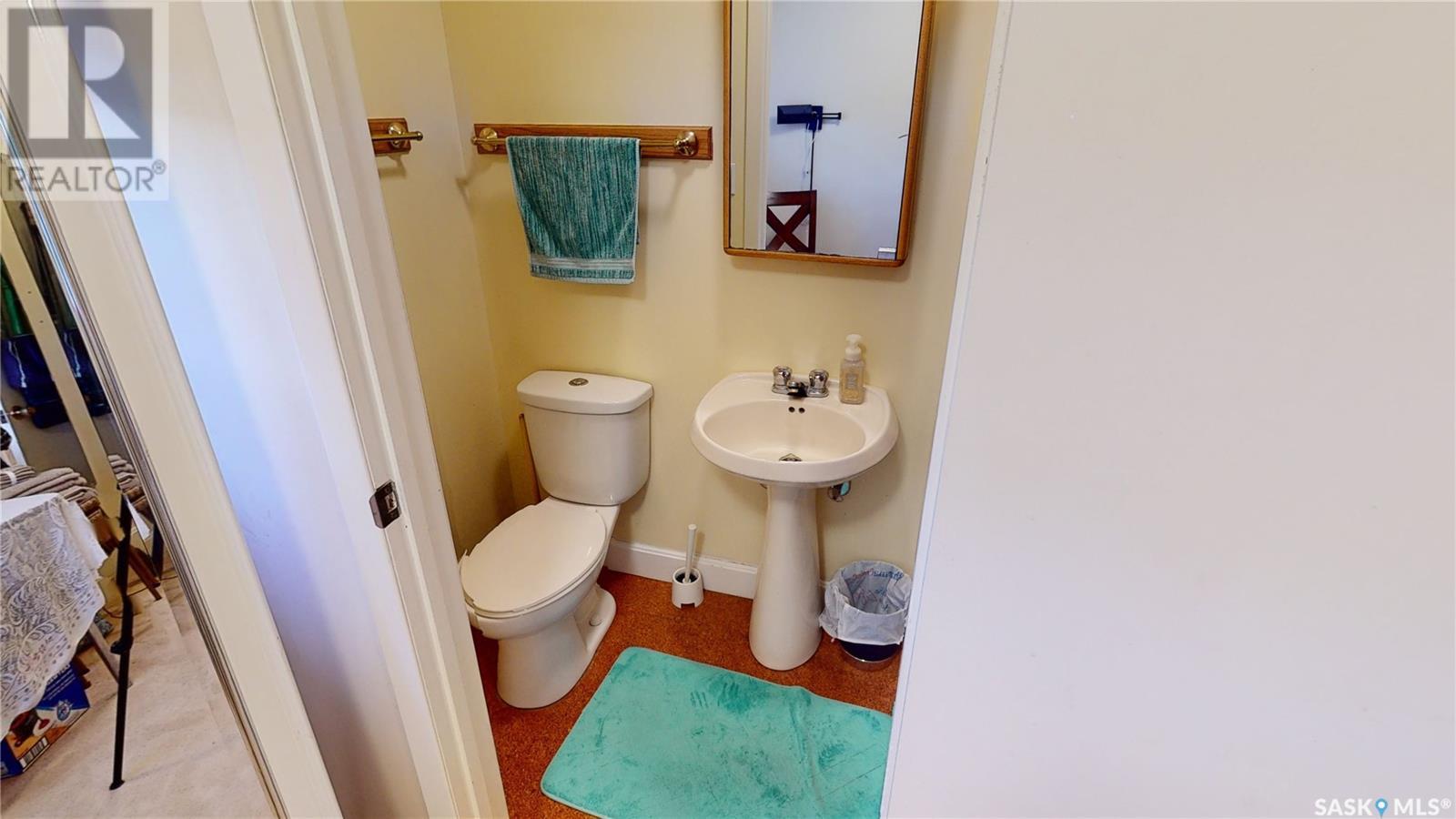 202 2nd Street E Property Photo 36