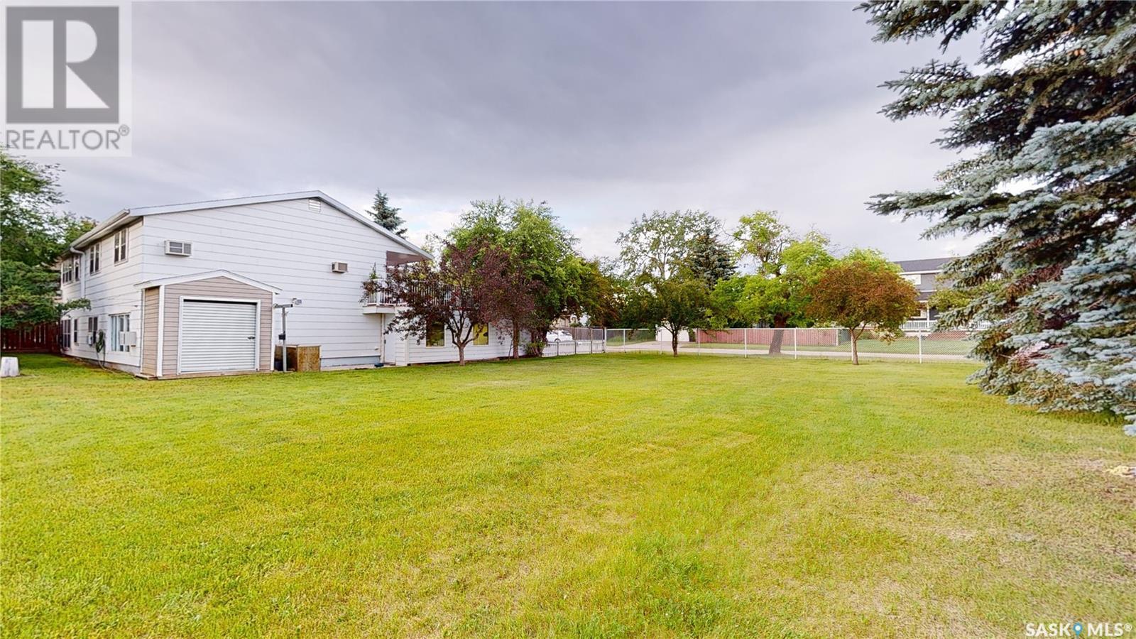 202 2nd Street E Property Photo 49