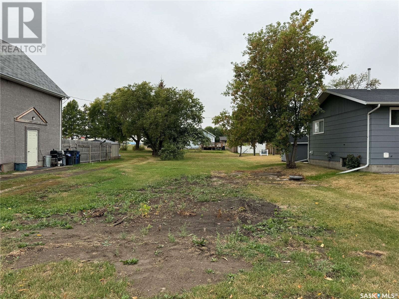517 8th Street E Property Photo 1