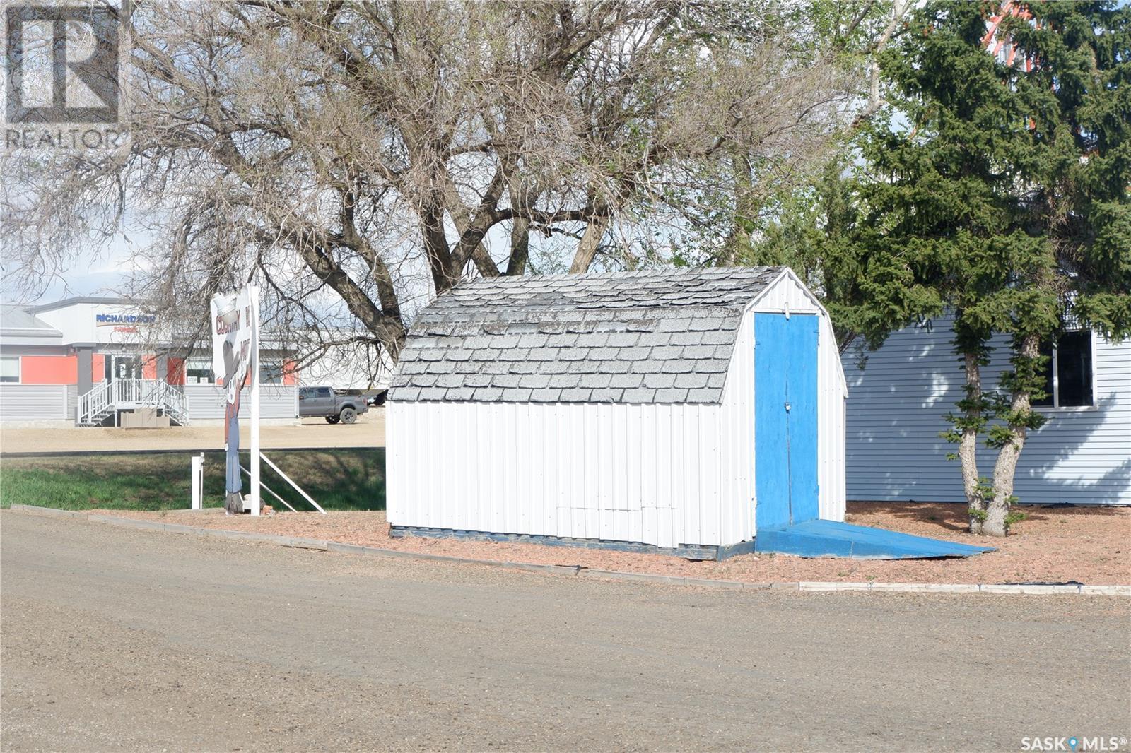 143 Railway Avenue Property Photo 27