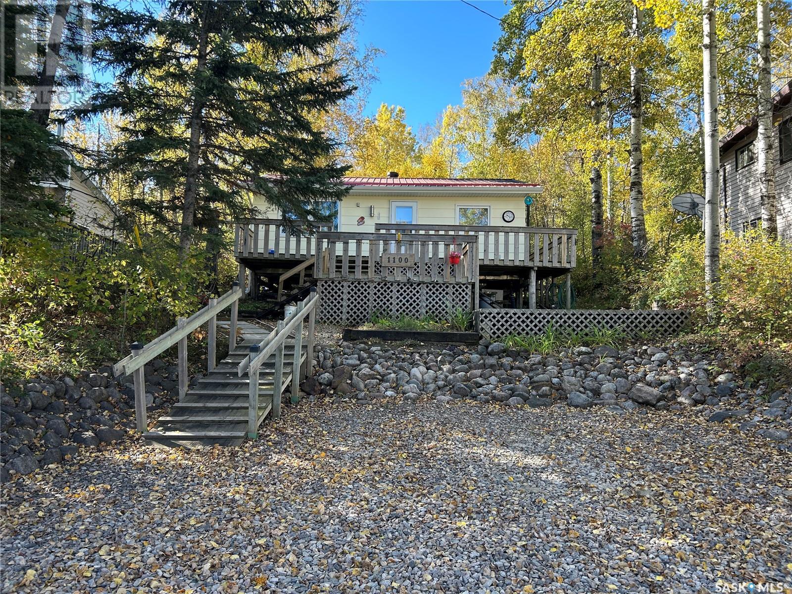 1100 Lakeside Road Property Photo 1