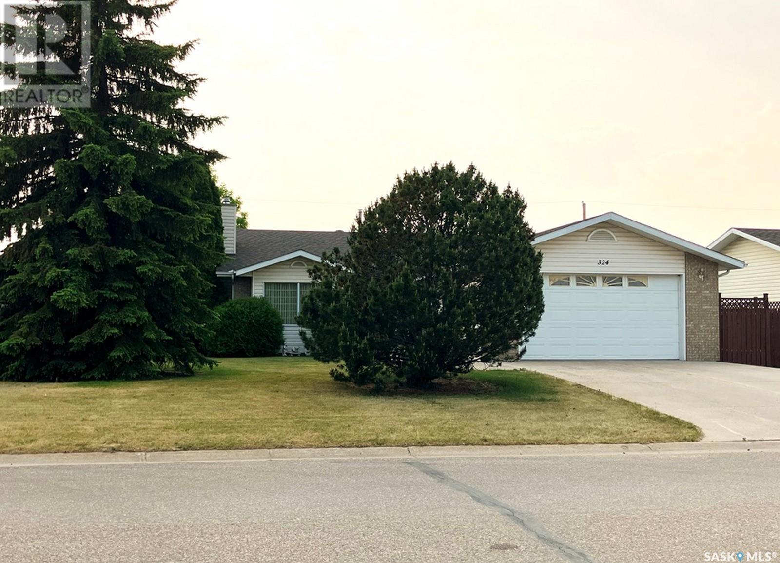 324 5th Street N Property Photo 2