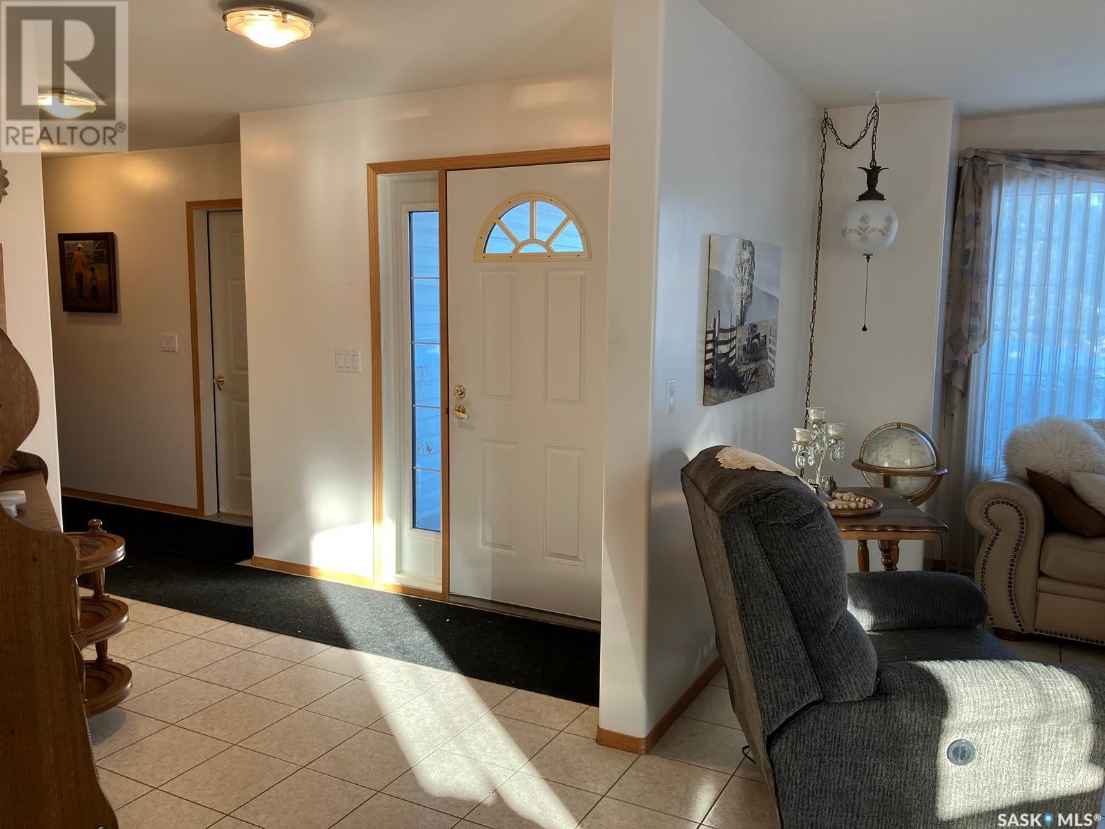 324 5th Street N Property Photo 7