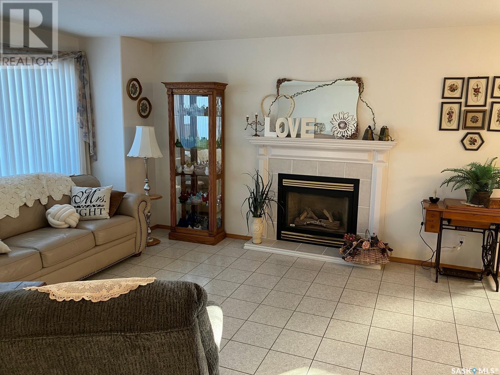 324 5th Street N Property Photo 9