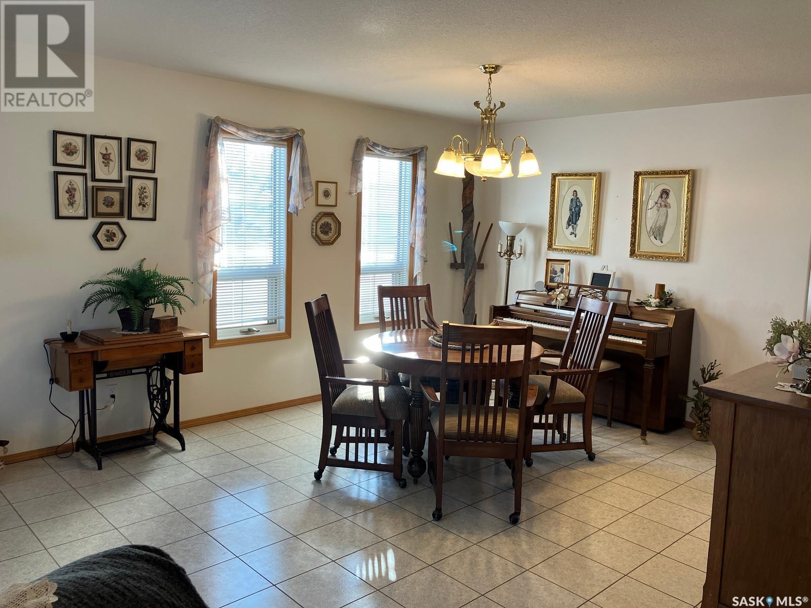 324 5th Street N Property Photo 11