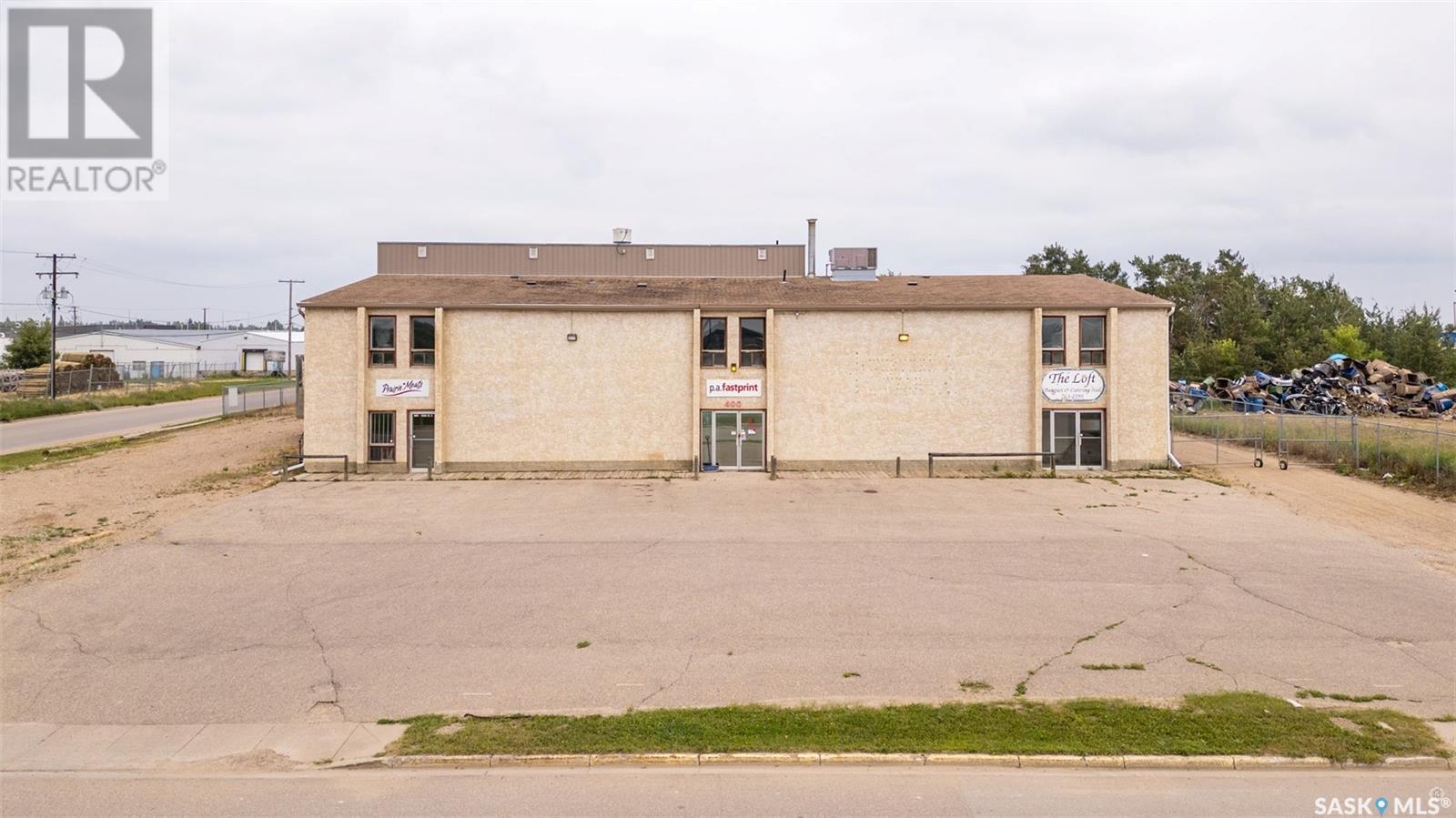400 40th Street E Property Photo 2