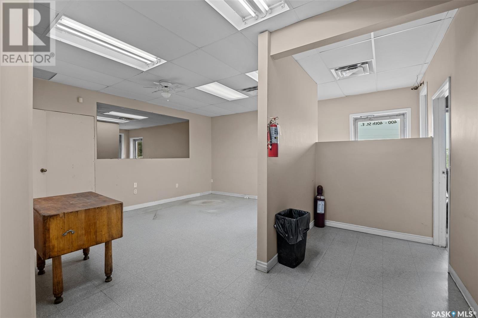 400 40th Street E Property Photo 5
