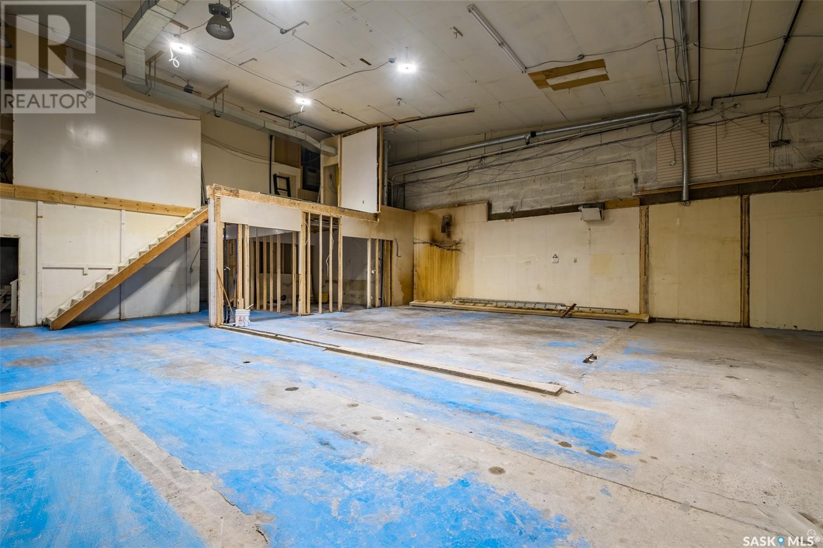 400 40th Street E Property Photo 12