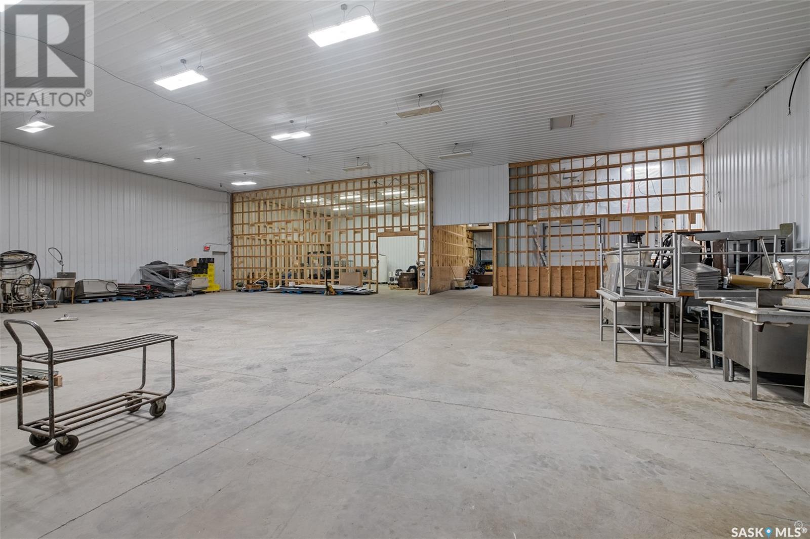 400 40th Street E Property Photo 18