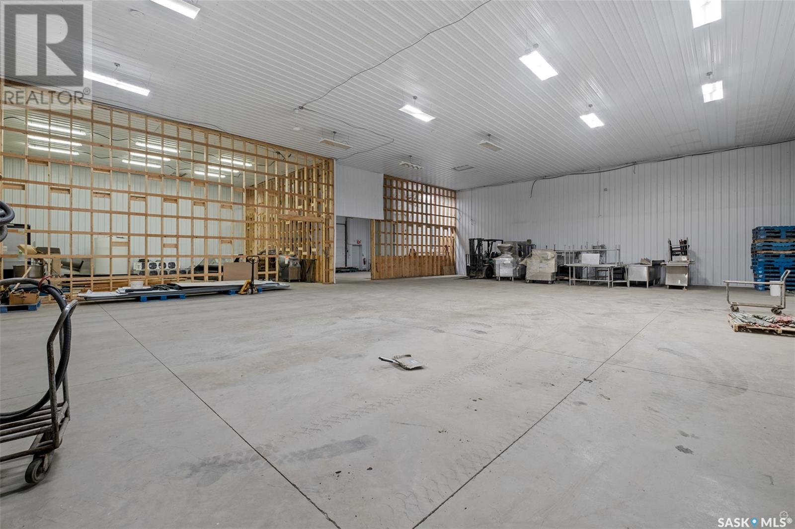 400 40th Street E Property Photo 19