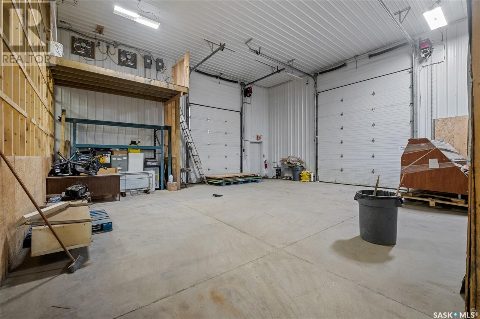 400 40th Street E Property Photo 22