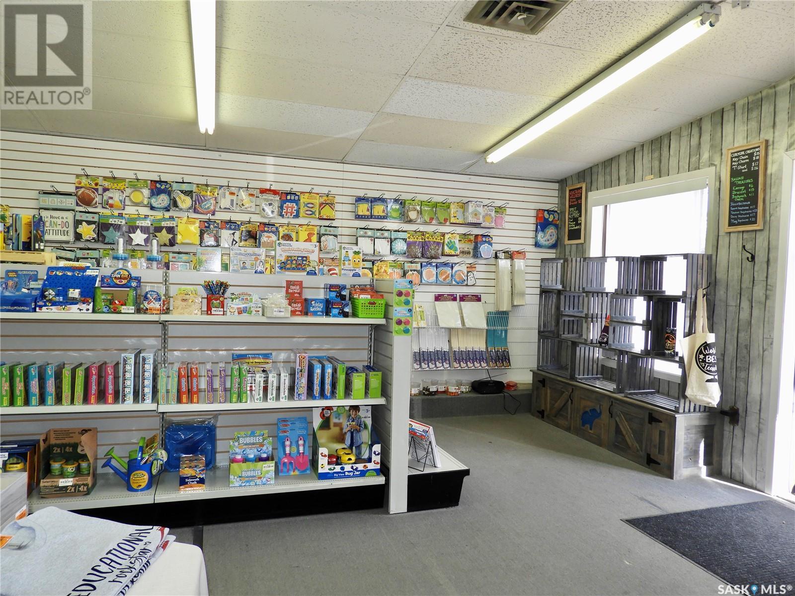1028 Louise Avenue Property Photo 3