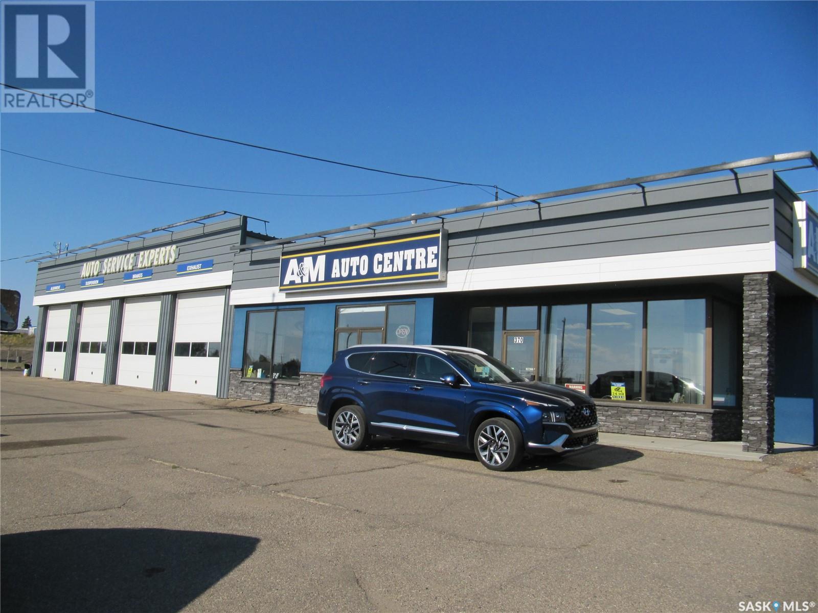 370 Railway Avenue E Property Photo