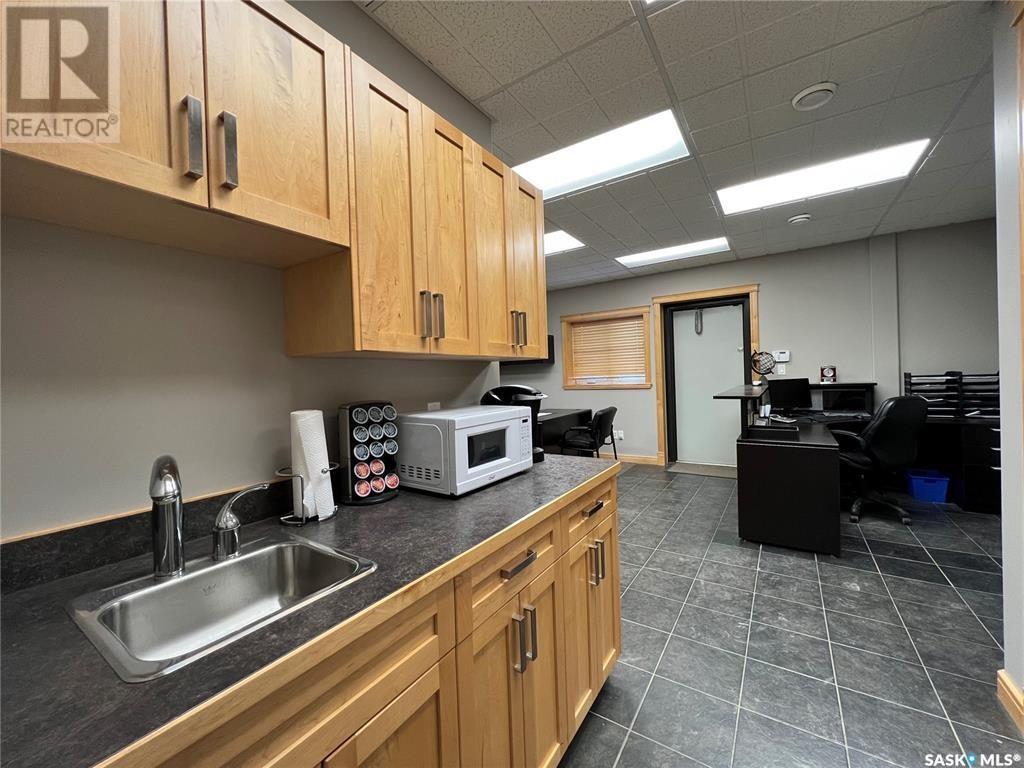 16 Mcleod Road Property Photo 23