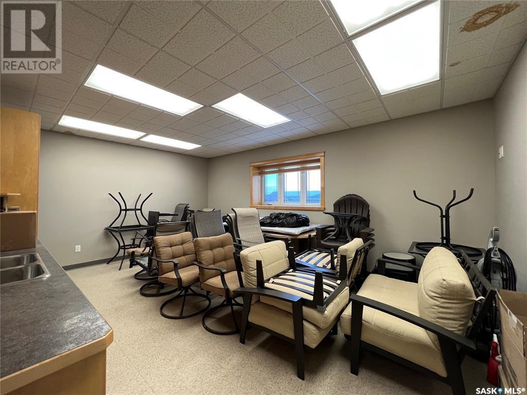 16 Mcleod Road Property Photo 37