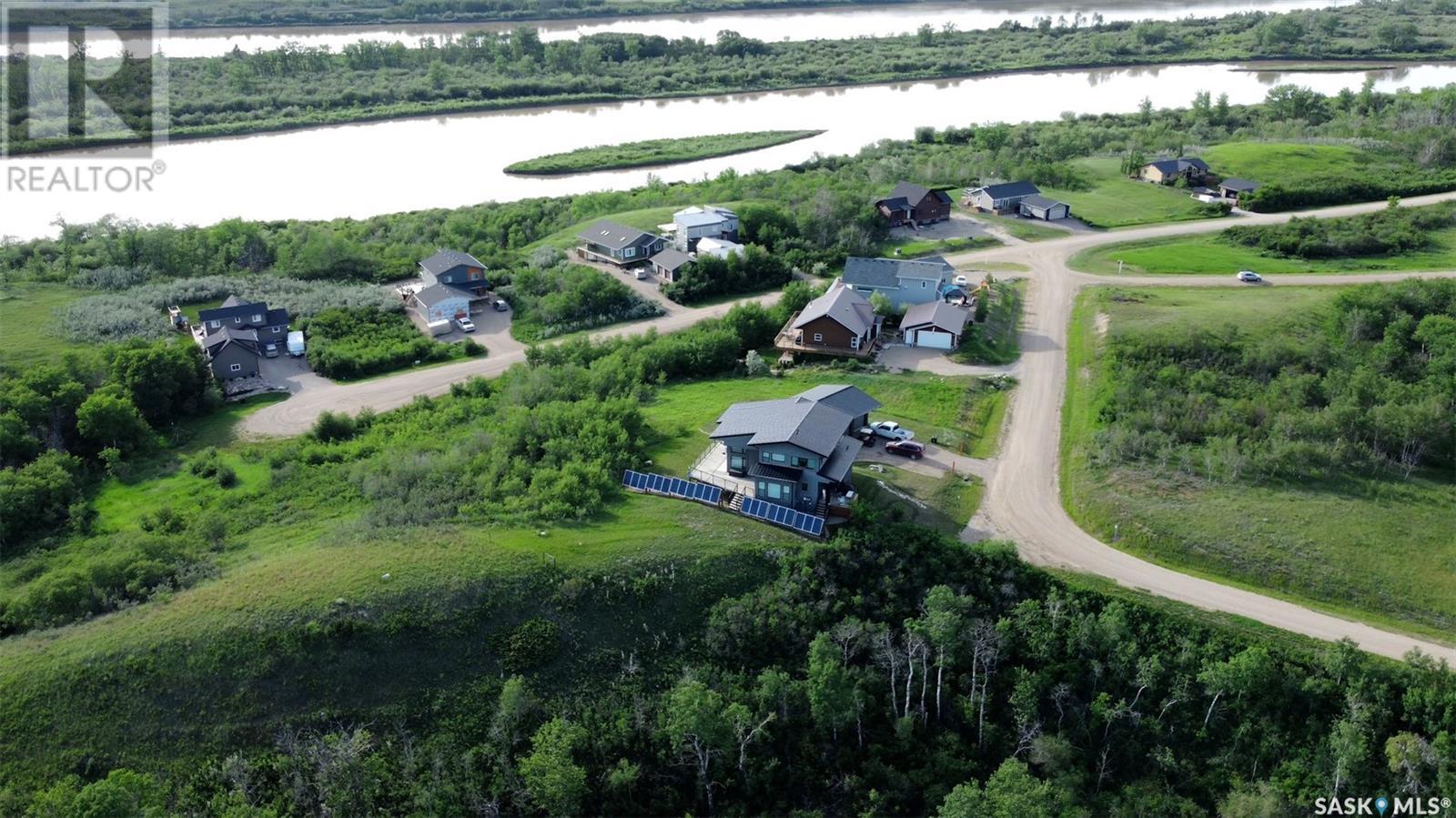 412 Saskatchewan Road Property Photo 4