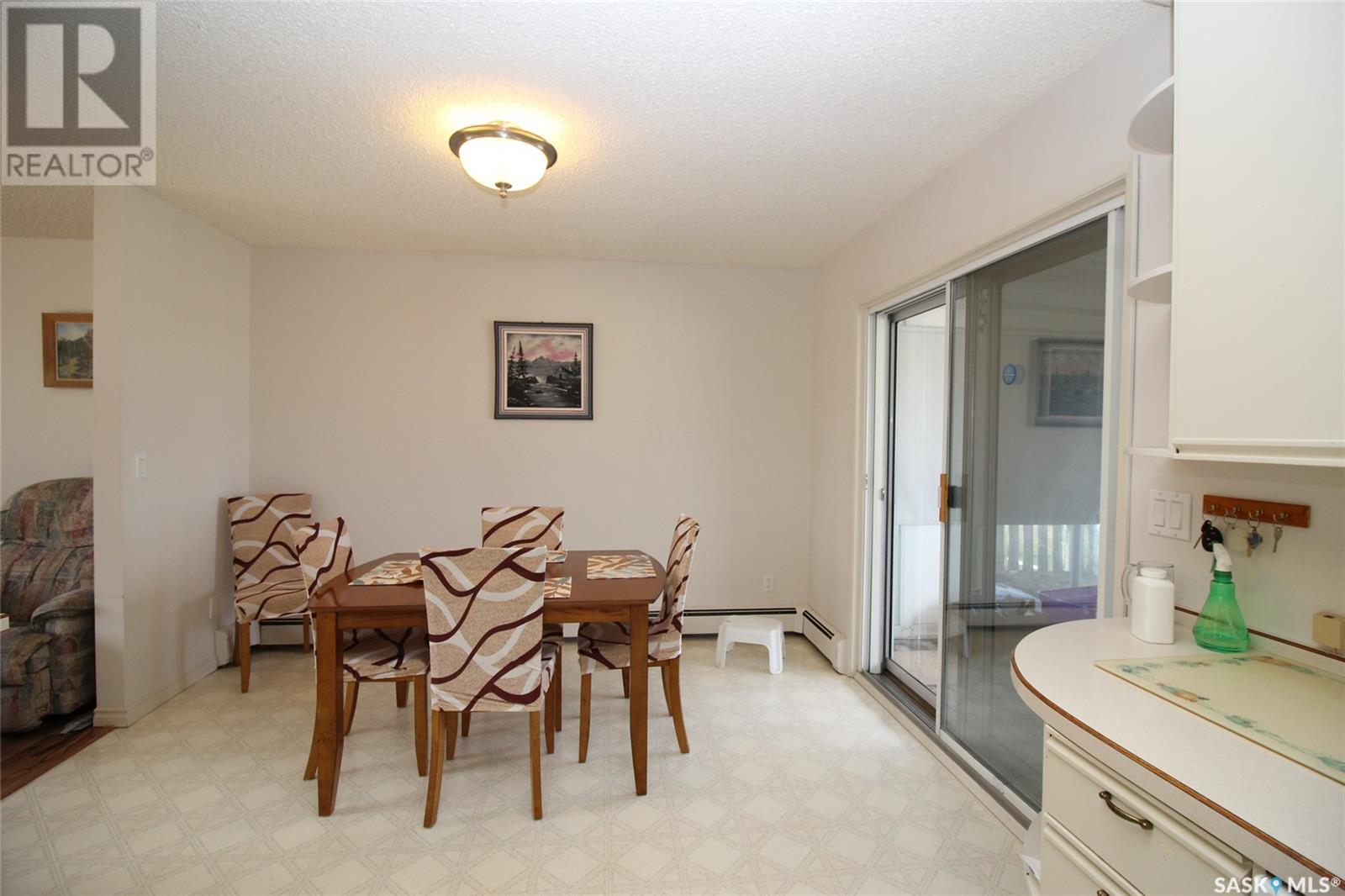 595 9th Street W Property Photo 5