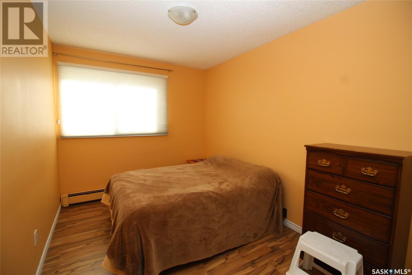 595 9th Street W Property Photo 9