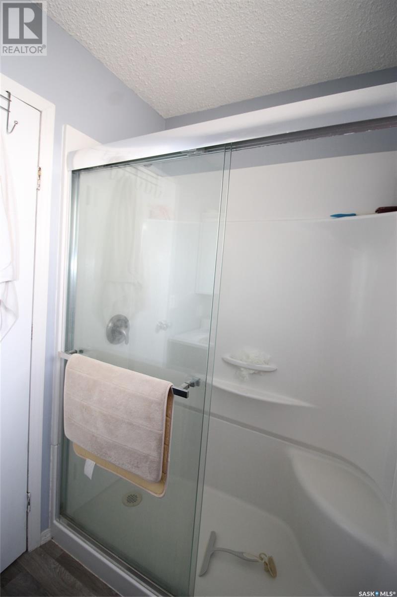 595 9th Street W Property Photo 14