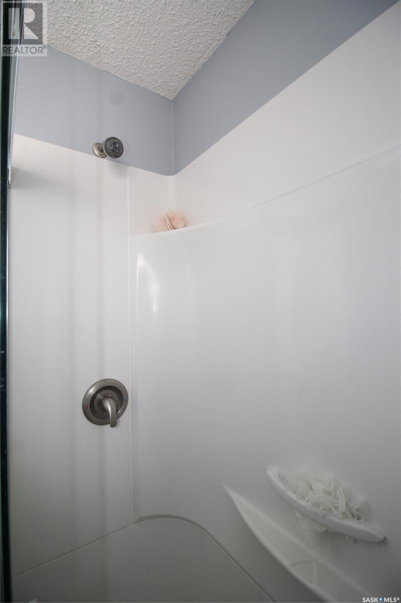 595 9th Street W Property Photo 15