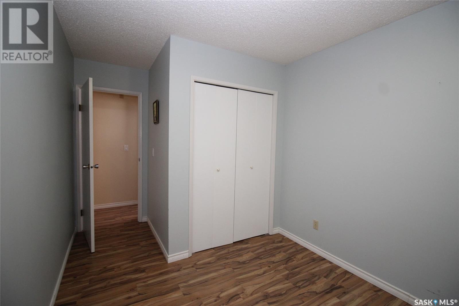 595 9th Street W Property Photo 17