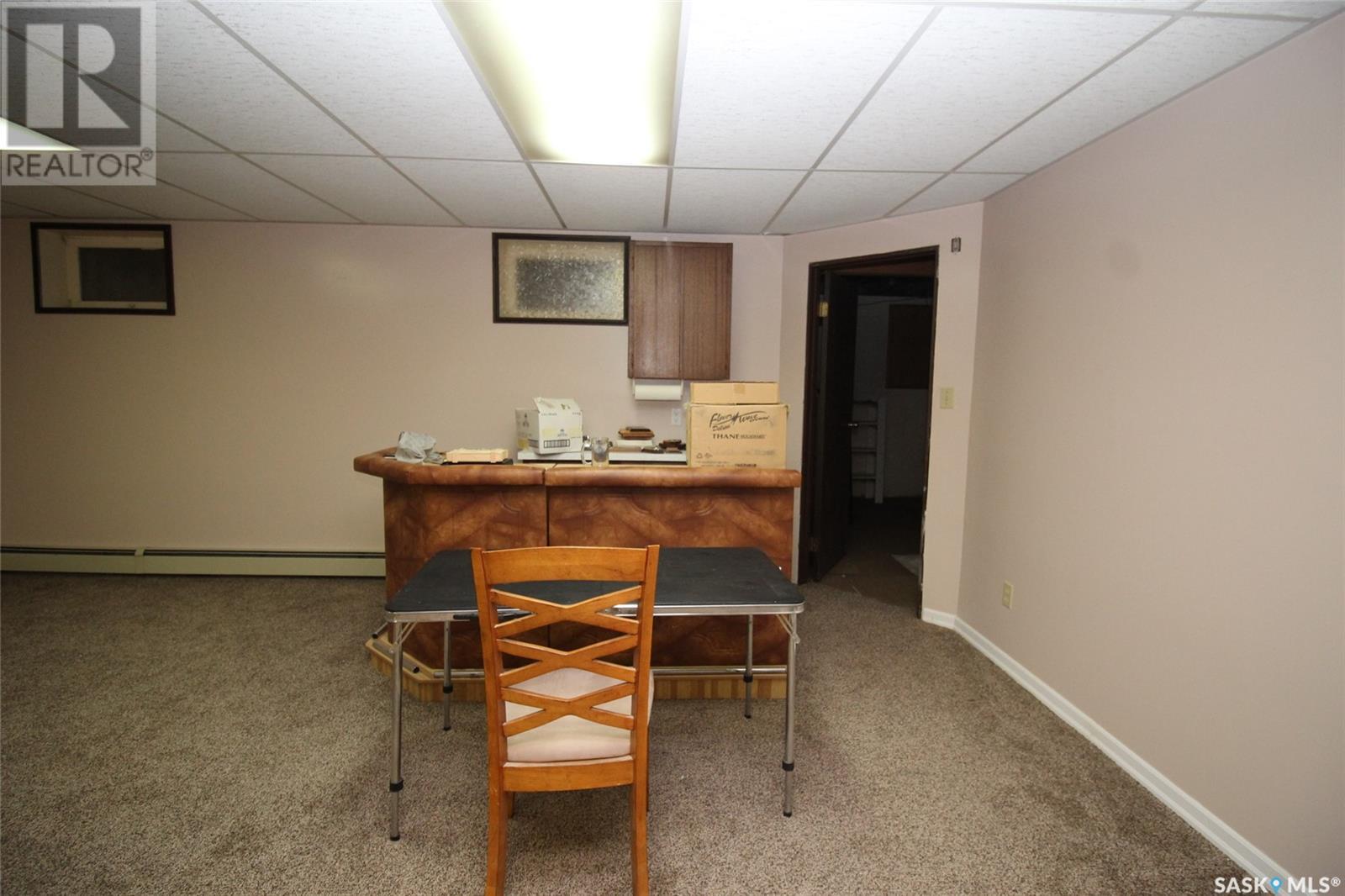 595 9th Street W Property Photo 24