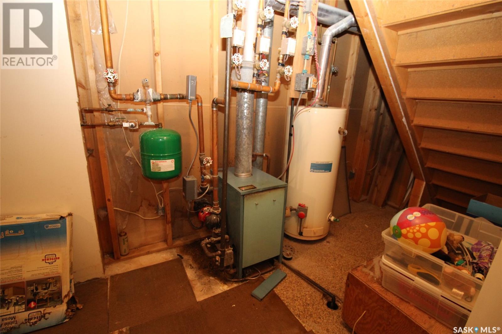 595 9th Street W Property Photo 25