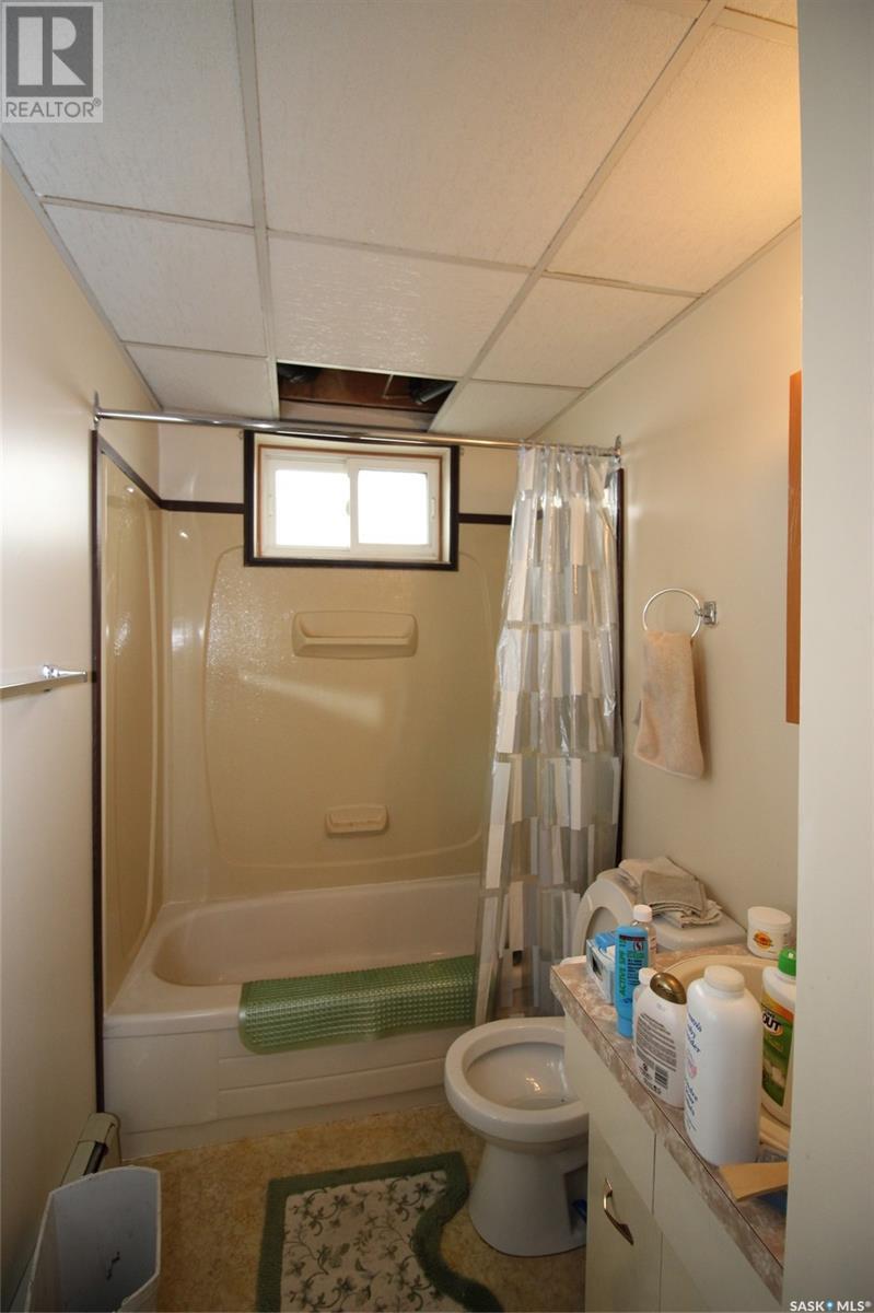 595 9th Street W Property Photo 28