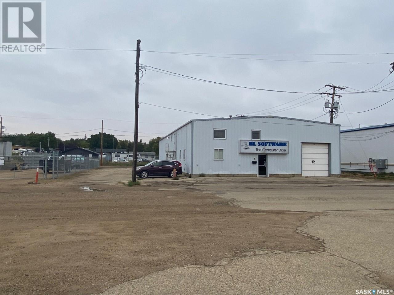 910 Fairford Street W Property Photo 2