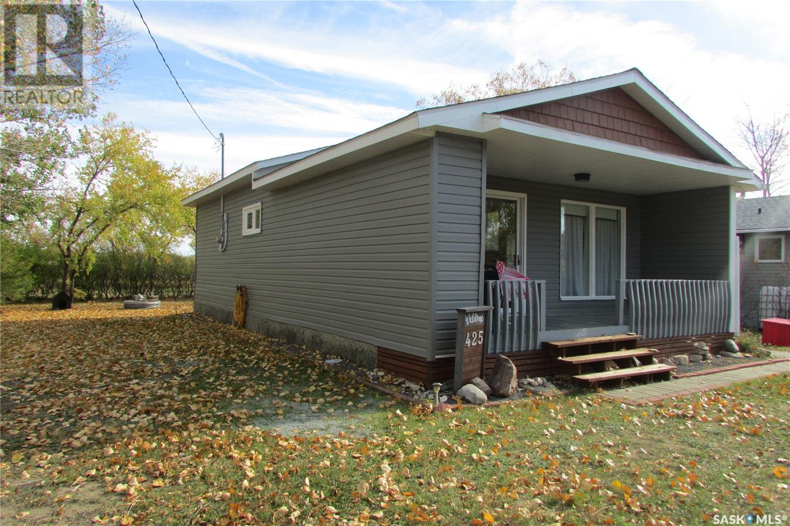 425 Mistusinne Crescent Property Photo 3