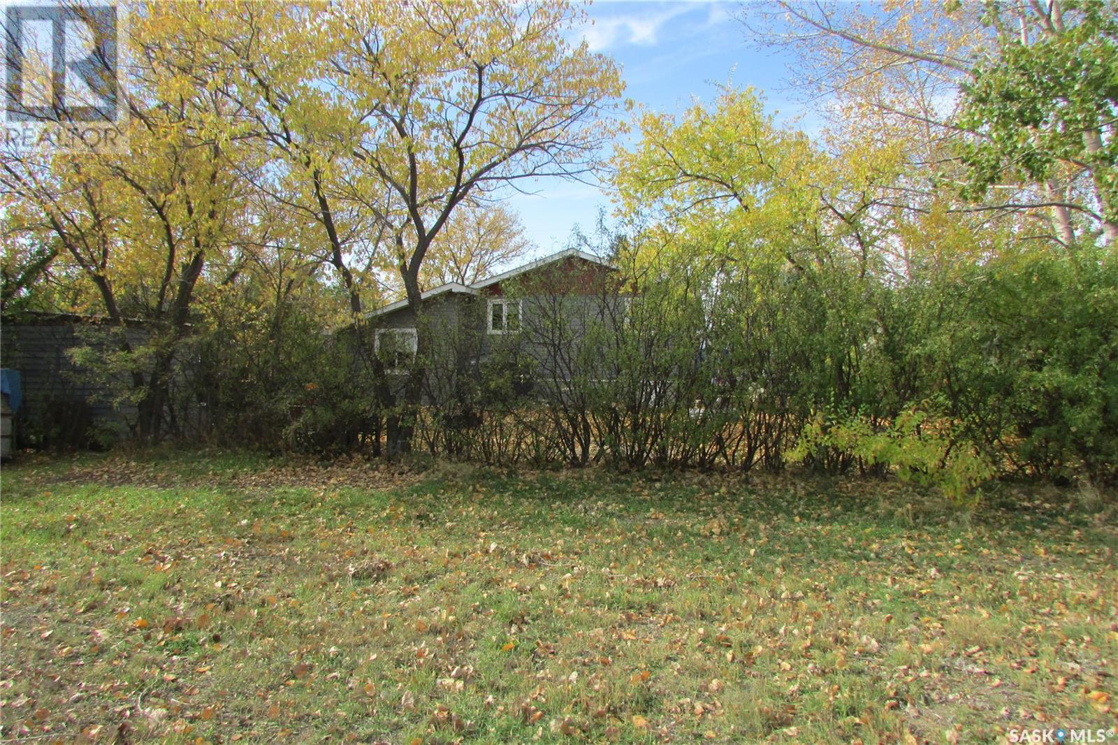 425 Mistusinne Crescent Property Photo 9