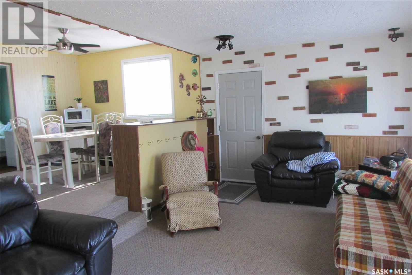 425 Mistusinne Crescent Property Photo 17