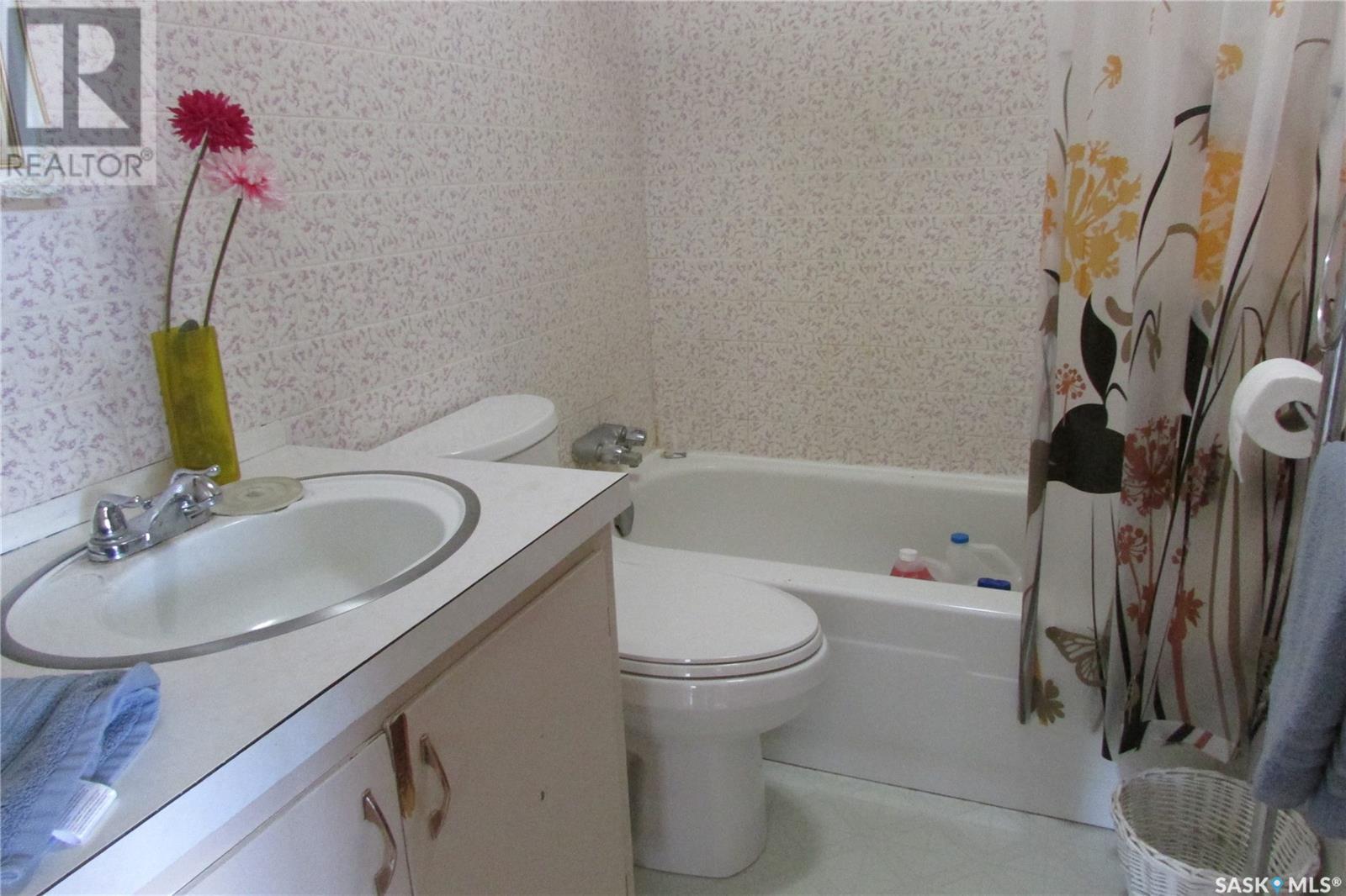 425 Mistusinne Crescent Property Photo 22