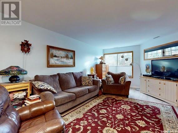 26 2338 Assiniboine Avenue E Property Photo 5