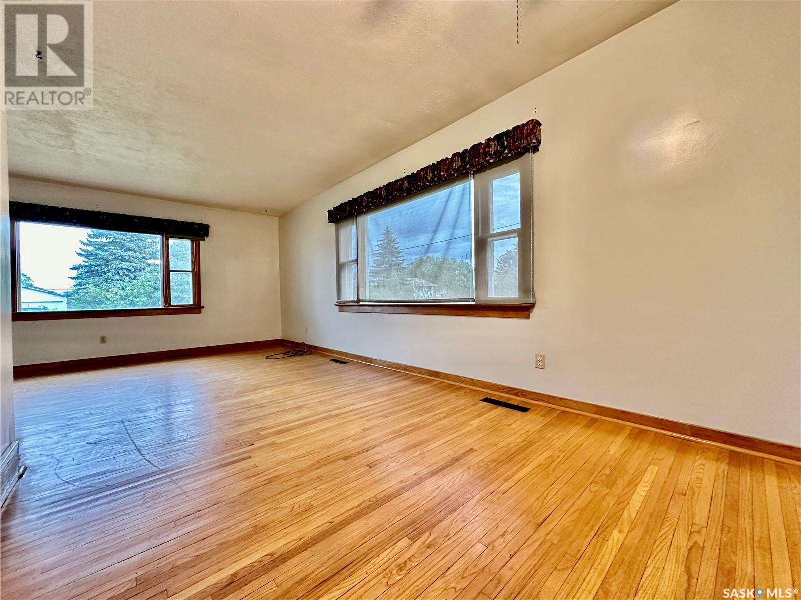 302 4th Avenue Property Photo 24