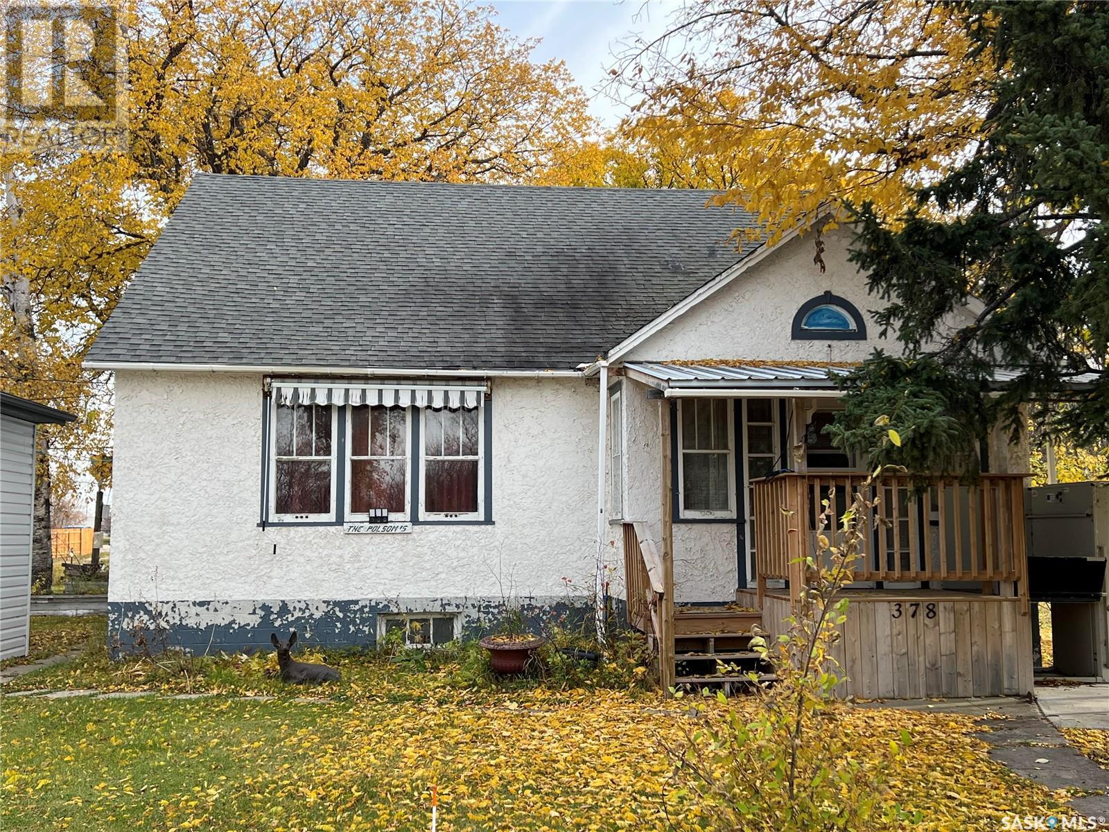 378 1st Street W Property Photo 2
