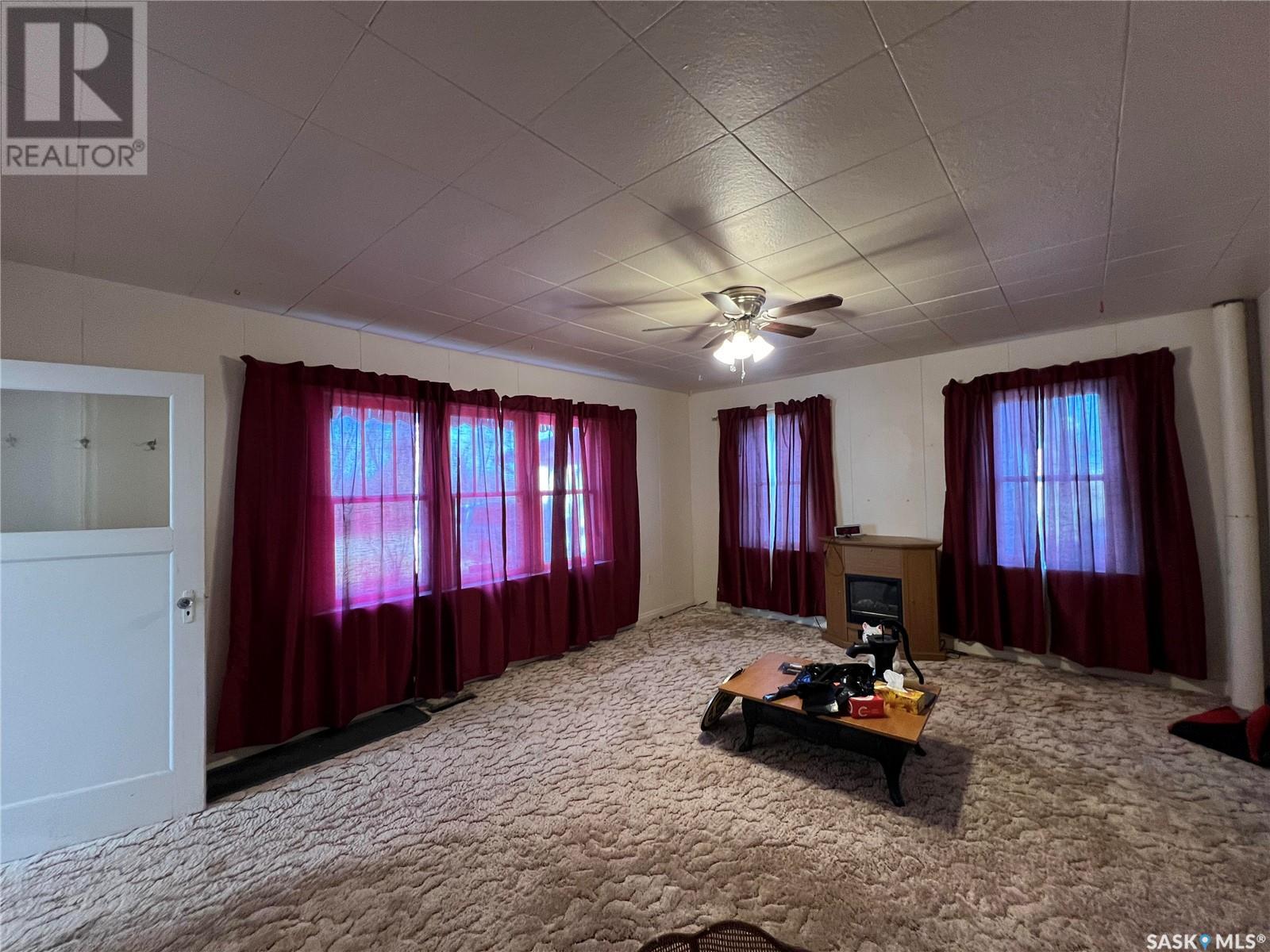 378 1st Street W Property Photo 10