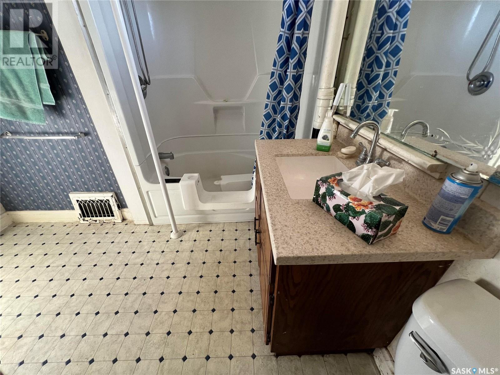 378 1st Street W Property Photo 13